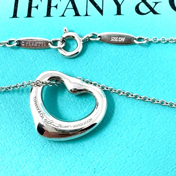 Authentic Tiffany & CO. Elsa Peretti  Pink Sapphire Open Heart Neck… - Picture 4 of 15